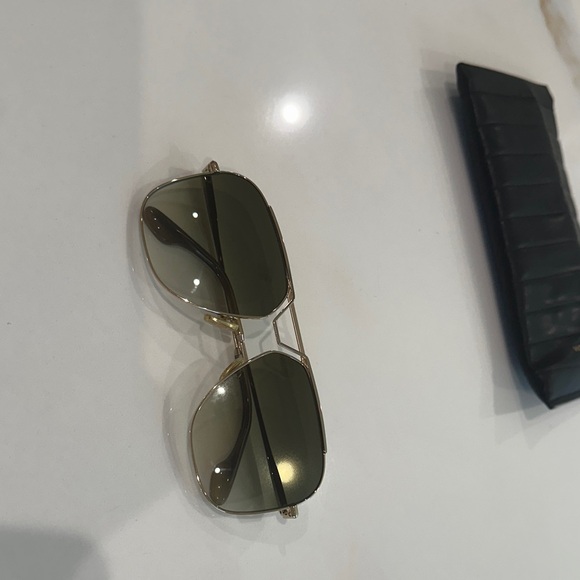 Victoria Beckham Gold Frame Sunglasses - Picture 4 of 5